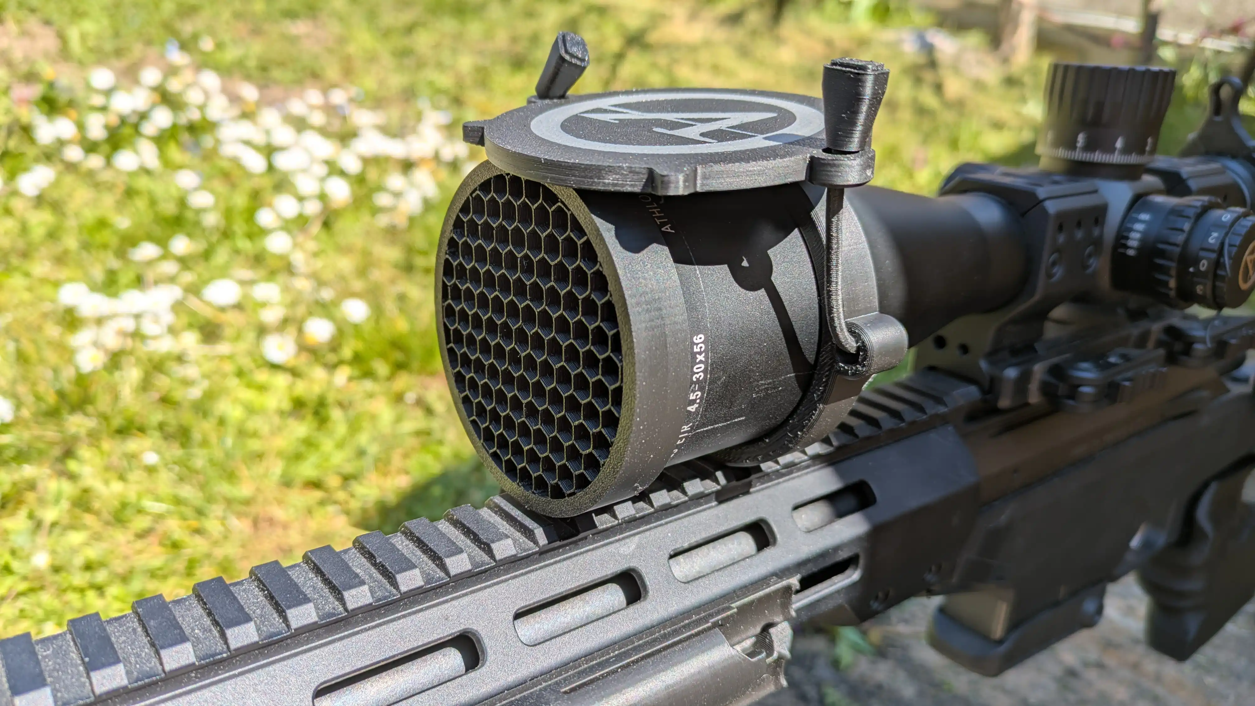 Photo : cache-lunette pare-soleil honeycomb